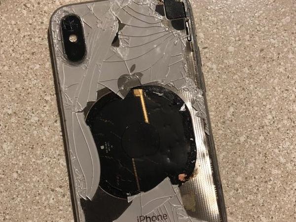 iPhone-X-Explodes